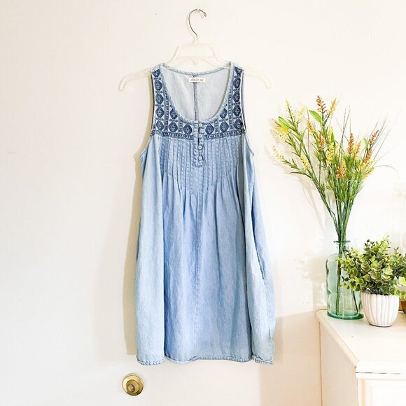 🌻 VOLCOM Cham Hey Chambray Denim Embroidered Mini Dress Medium - Picture 3 of 9